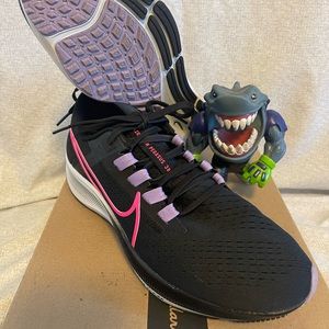 Nike Air Size 9 Women Zoom Pegasus 38 Black Hyper